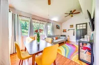 Rainforest Retreat w/ Hot Tub: Mins to Nat'l Park! - Boutique