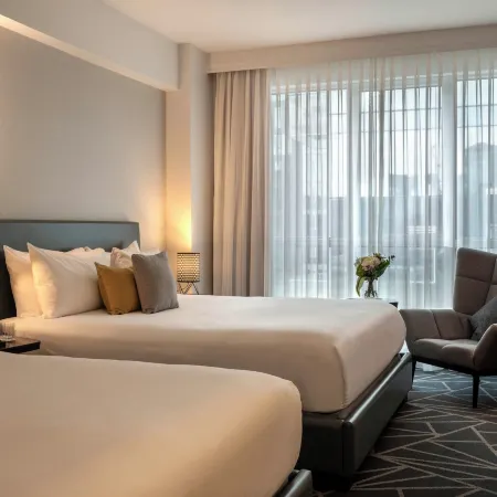 Warwick Le Crystal Montreal