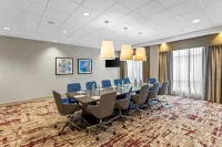 Hilton Garden Inn Corning Downtown - Kylpyammeita