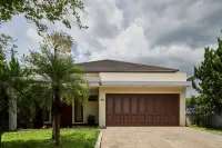 Tulip Hill View Villa 6 Bedrooms with a Private Heated Swimming Pool and a Movie Room