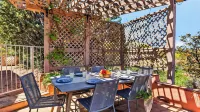 Timber & Rock Retreat by Avantstay Hot Tub + Outdoor Dining + Firepit Near Bell Rock Trails - Homestays