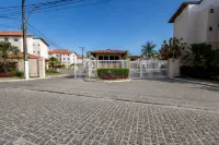 Apto a 300 m da Praia do Sul com Piscina e Quadra