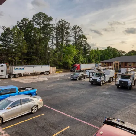 Days Inn & Suites by Wyndham Marshall