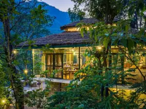 Neemrana's Glasshouse on the Ganges