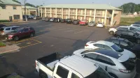 Riviera Inn & Suites 1000 Islands - parking