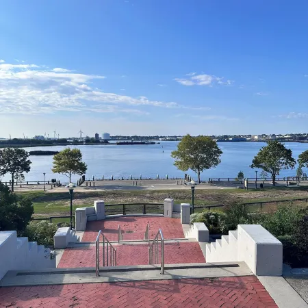 Fox Point Landing Residences Отели рядом с достопримечательностью «Тэйер-стрит»