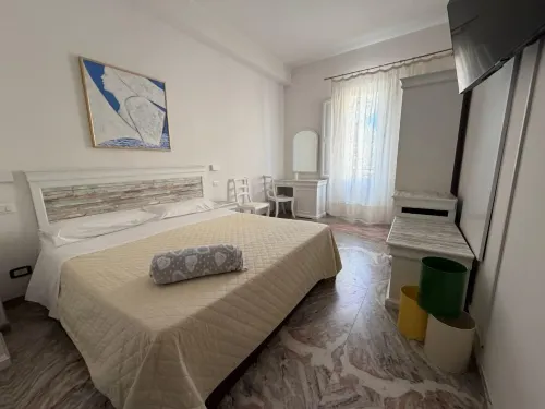 Hotel Riviera - Scenic