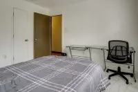 Walk to LSU Campus & Bars! Condo w/ Community Pool