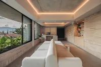 The Somos Loho - Mountain view