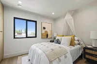 The Dona Modern - 3-Star
