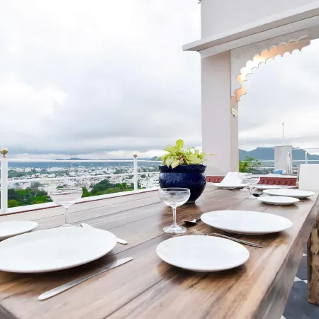 Raj Kuber - A Boutique Lake View Hotel