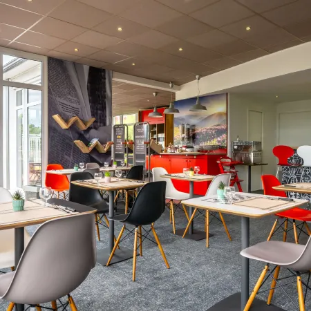 Ibis Issoire