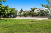 Family Apartment Pool & Gardens - Homestays