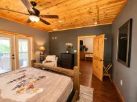 Nantahala Nook Hot Tub, Game Room & Stunning Views - 4つ星