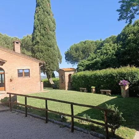 Villa on the Umbria-Tuscany border—for Families and friends—with a Private Pool
