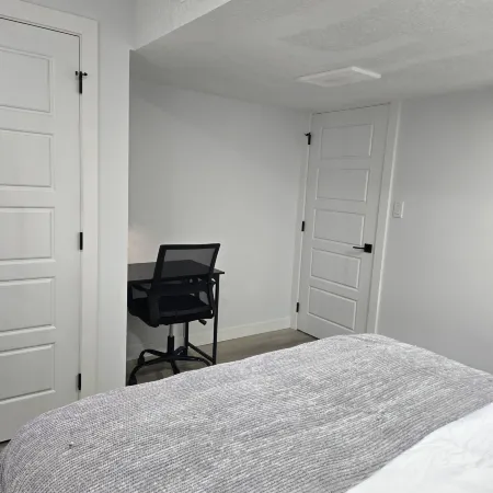 The Secord Suite Escape Fun Base Near the Mall