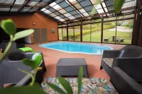 Green Forest Rustic Houses - Pools