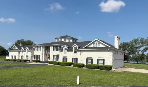 Large Waterfront Getaway Near Cedar Point.  Eagle Isle South Wing - 3 estrellas
