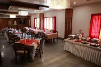 Sivaranjani Hotel - parking