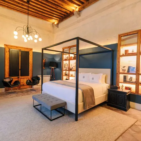 Por Los Siglos de Los Siglos Hotel