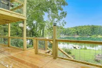 Private Dock! Lakefront Cherokee Village Retreat - Alloggi