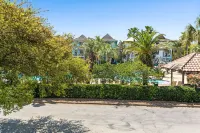 Mins From Beach Sleeps 17 Outdoor Seating - 3-Star