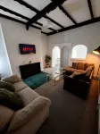 Alice Place 4BR Long-Term Stay Parking, WiFi - 2-Star