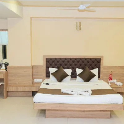 sunshine lodge Hotels near Bhigwan Prewedding setup