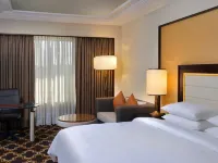 Sheraton Grand Pune Bund Garden Hotel โรงแรมใกล้พิพิธภัณฑ์ Darshan