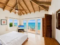 Enjoy Amazing Sea Views, Private Pool & Caribbean Breezes from This 2 Bd Villa! - piscina