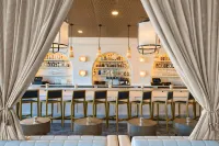 Ashore Oceanfront Hotel - bar