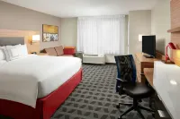 TownePlace Suites Danville - parking