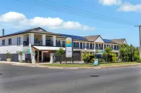 Coast Motel and Apartments - Parkplatz