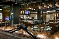Renaissance Phoenix Downtown Hotel - Barer