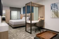 SpringHill Suites Cincinnati Mason - parking