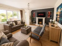 4BR 3Bath Home Free Parking & Private Garden - 2-Sterne