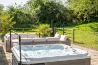 Campden Barn - Luxury Home with Hot Tub - 2성급