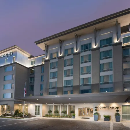 Courtyard Atlanta Alpharetta/Avalon Area