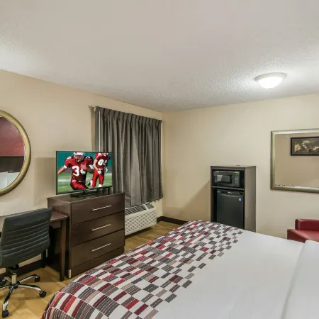 Red Roof Inn & Suites Pensacola East - Milton