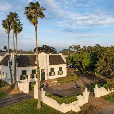 Protea Hotel Cape Town Mowbray Hotels near Maitland Station