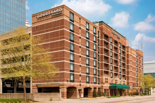 Courtyard Louisville Downtown - Pet friendly