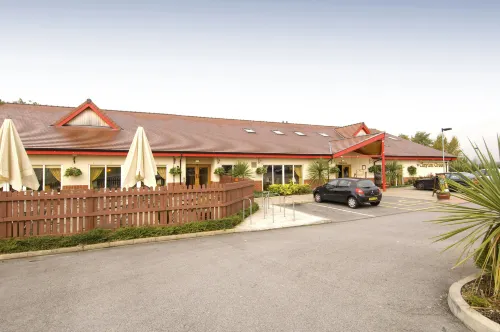 Premier Inn Oldham Central - 3-Star