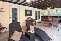 1 Mi to Beach Access: Naples Home w/ Lanai - 3 tähden