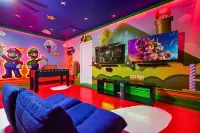 Stylish Home With Pool Hot Tub and Parking - 3-Star