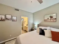 Cozy Ground Level Resort Style Condo with Heated Pool/Hot Tub, and Gym! - Wi-Fi