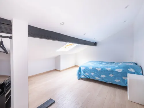 Renovated studio in the attic — Paris 30 minutes away - Homestays