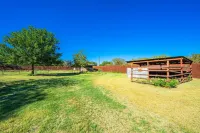 Casa Boots & Bubbly w/ Pool, Sleeps 14 - Wifi