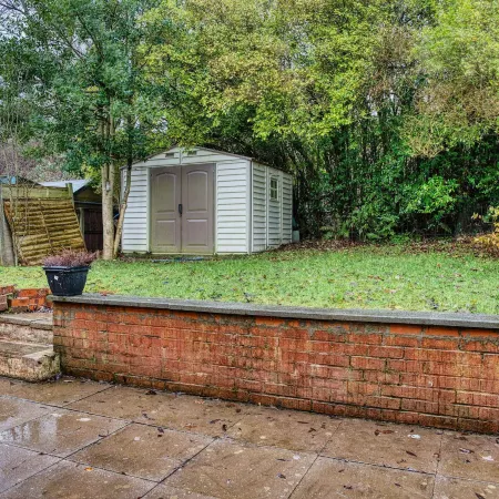 Large 3BR House Sleeps 7 Near City Centre