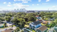 New Build in Old West 3 Bed, 2 Bath Family Rental - Villas