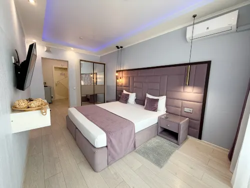 Vogue Hotel - 4-Star